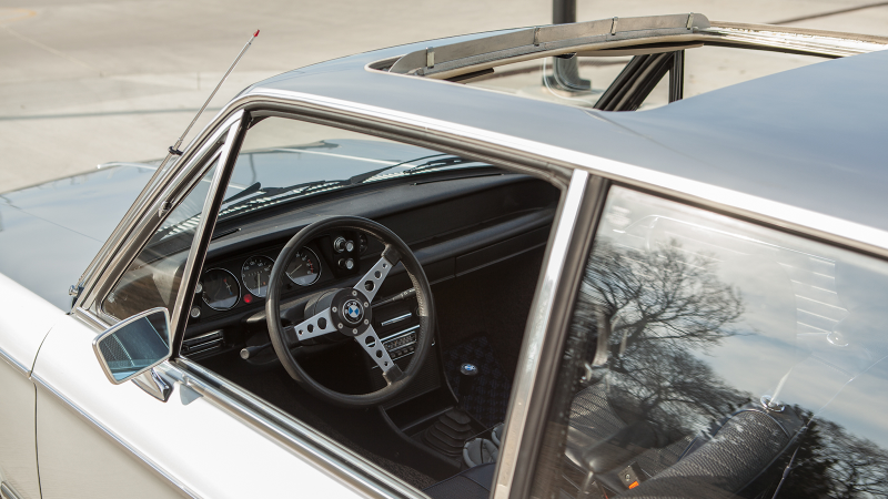 Illustration for article titled An automotive unicorn - BMW 2000 tii Touring